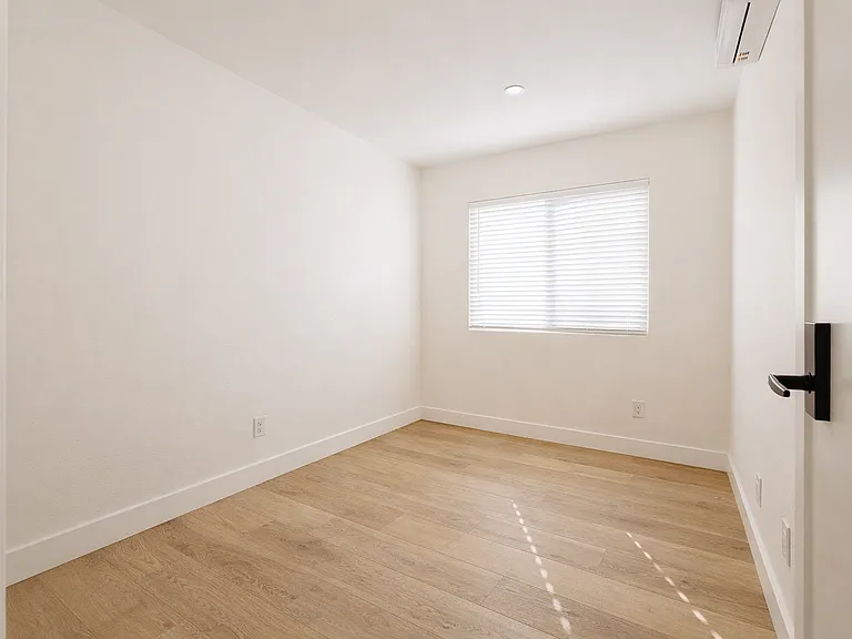 1803 Oxford St — Photo 6