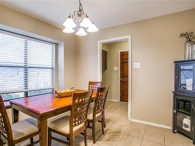 249 Simmons Dr — Photo 16
