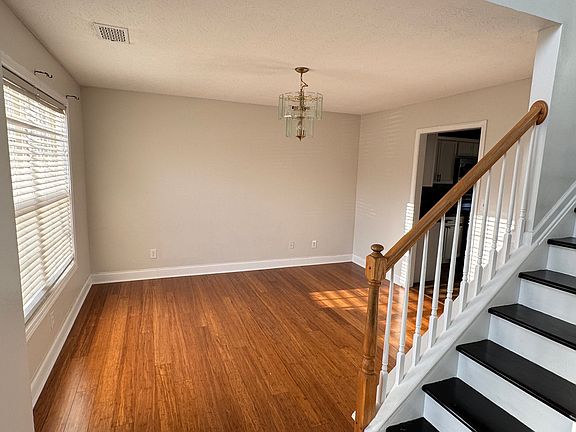 3rd image of 452 Wellington Gardens Dr