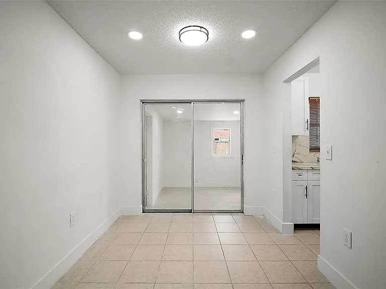 14884 SW 35th Cir — Photo 7
