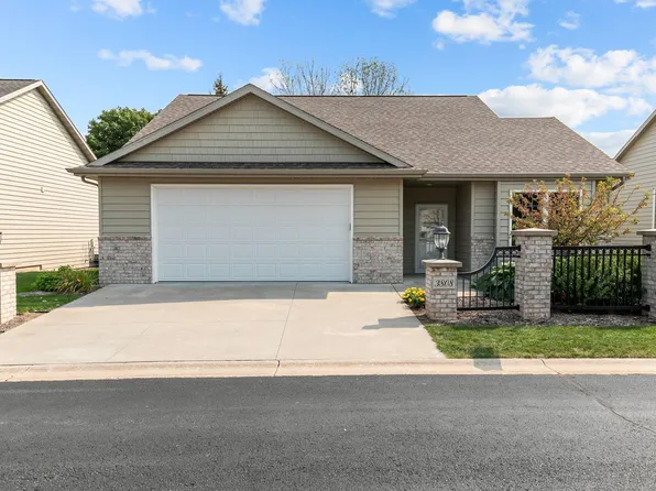 3808 N Crosscreek Cir, Appleton, WI 54913
