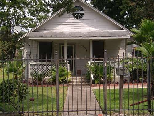 1st image of 301 Walthall Dr