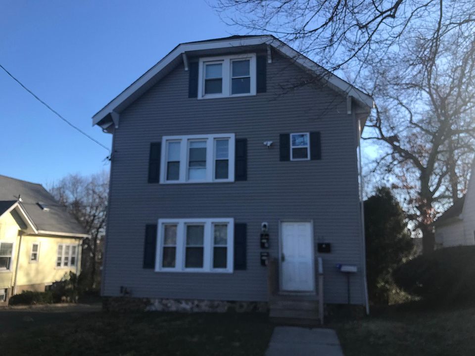 1st image of 67 Sefton Dr Floor 2