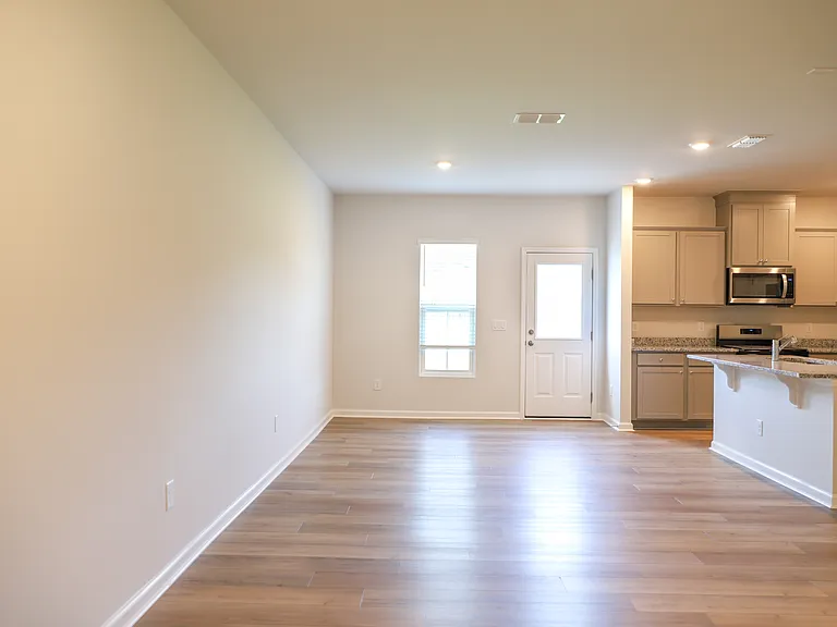 1606 Eckert Ln — Photo 9