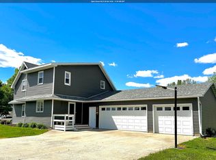 178 1st St NW, Britt, IA 50423