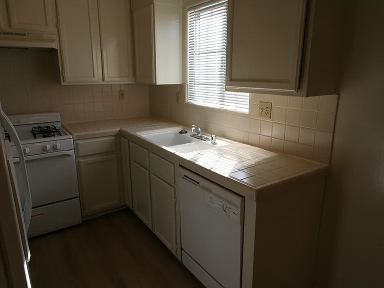 10387 Almayo Ave #1 — Photo 5