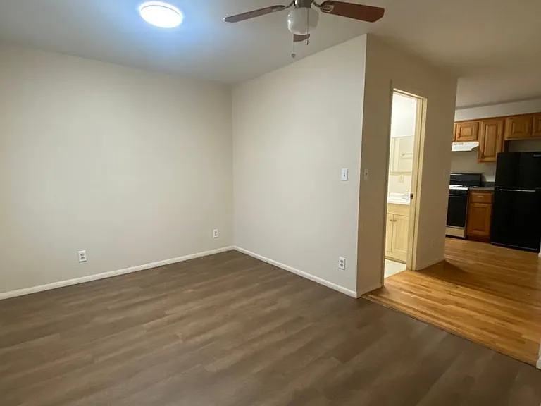 6827 Michigan Ave #8 — Photo 7