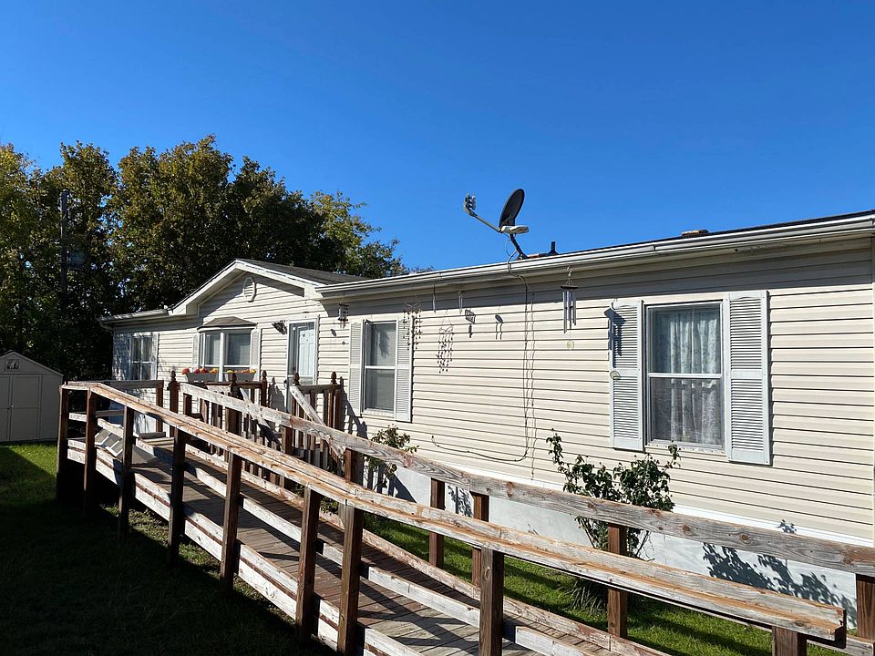 1st image of 1065 Breezy Oaks