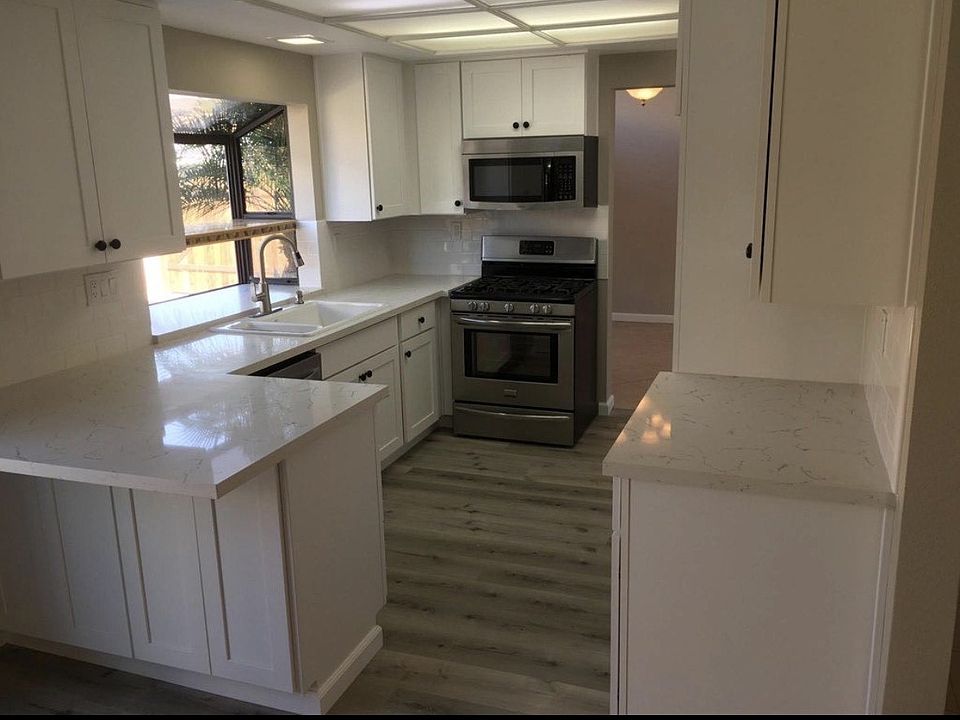 2nd image of 10195 Jamestown St