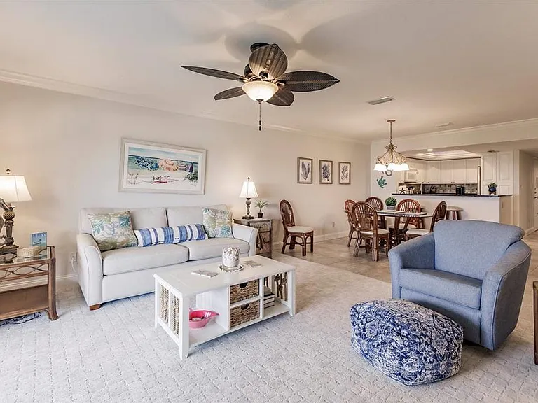 1125 W Peppertree Dr #605 — Photo 9