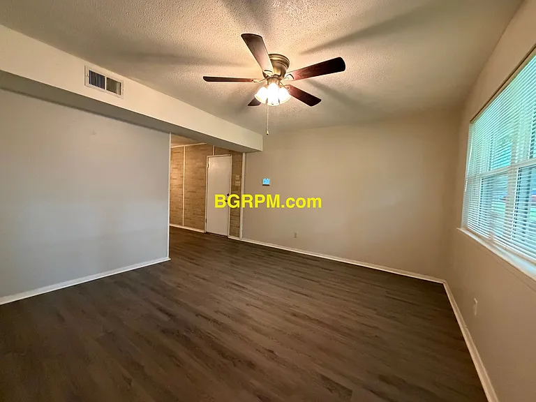 616 Lehman Dr — Photo 2