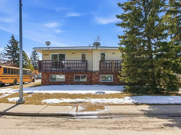 6333/6335 N 24th Ave NE, Calgary, AB T1Y 5S3