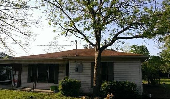 2nd image of 4702 Morrison St