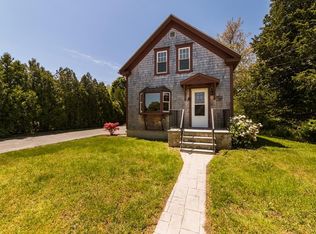 28 Weeden Rd, Fairhaven, MA 02719