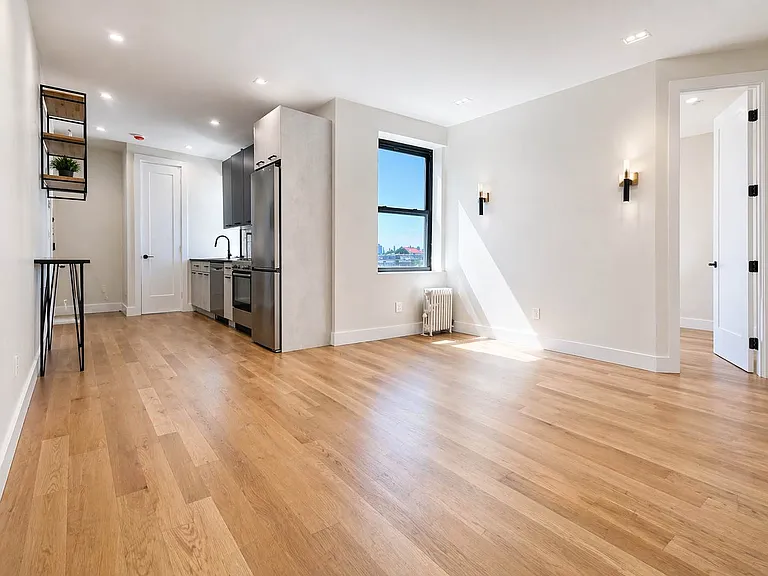 656 Metropolitan Ave #4G — Photo 5