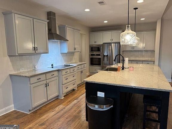 2nd image of 224 Crest Creek Way