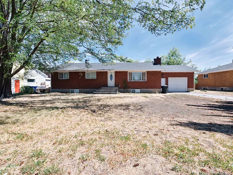 Private Bedroom Available in Rexburg, ID! — Photo 1