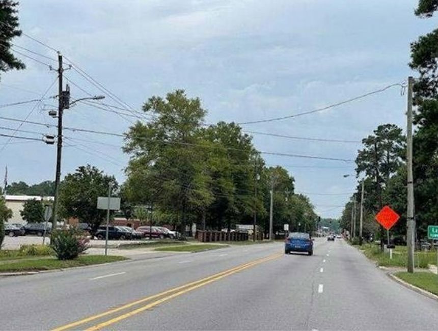 Exterior Neighborhood (street photo)