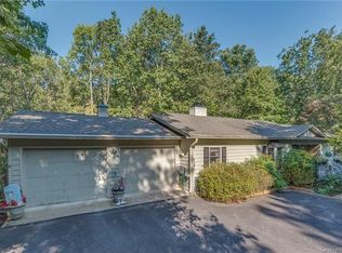 70 Knoll Dr, Columbus, NC 28722