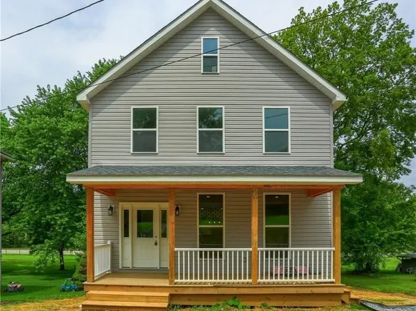 130 Center Ave, Burgettstown, PA 15021