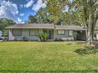 138 S 13th St, West Columbia, TX 77486