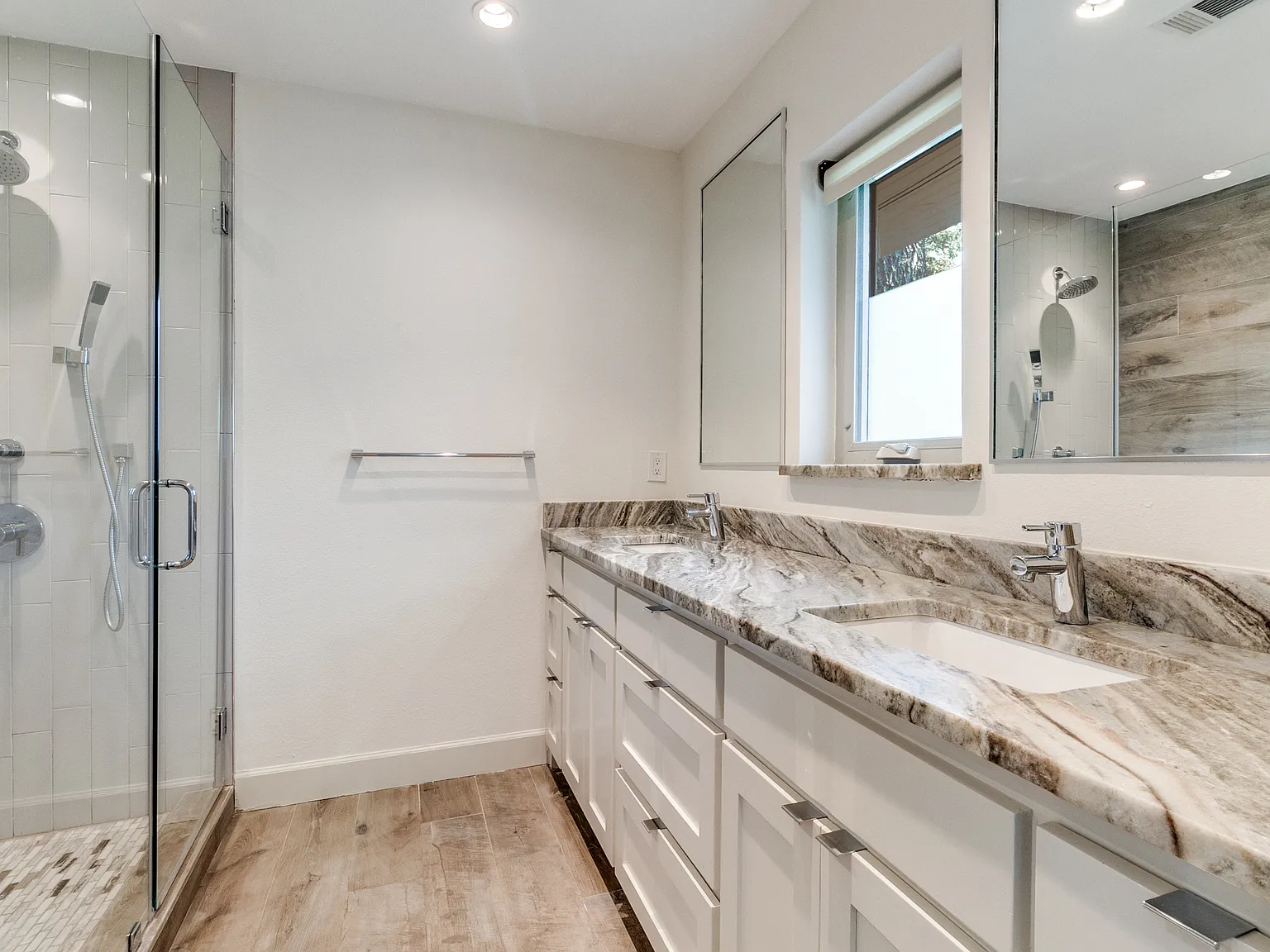 3 bed, 2054 sqft, $5,200 — Photo 4