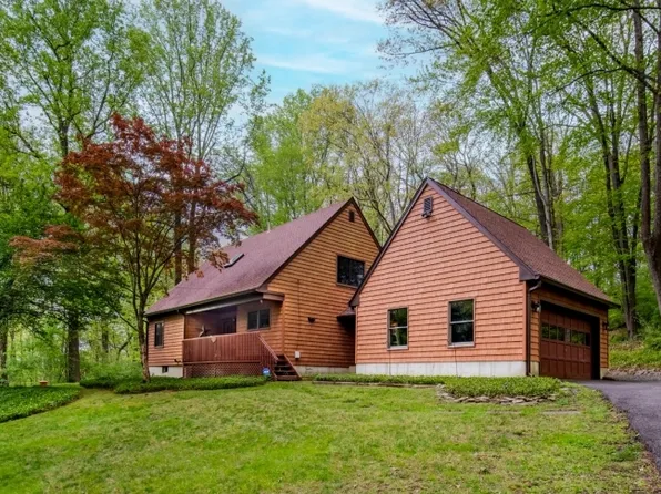 529 Cokesbury Rd, Clinton Twp., NJ 08801