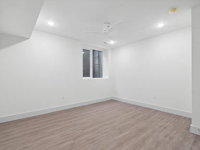 1221 E Fletcher St #108A — Photo 12
