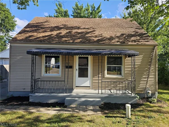 2532 E 38th St, Lorain, OH 44055