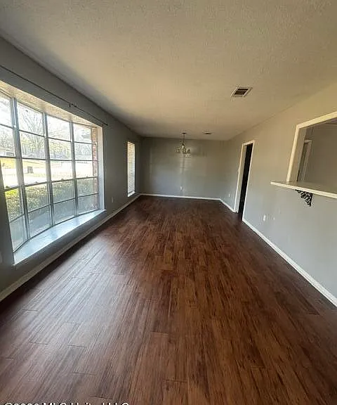 77 Fern Valley Rd — Photo 2