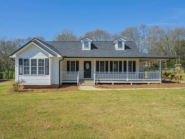 200 Adams Place Dr, Royston, GA 30662