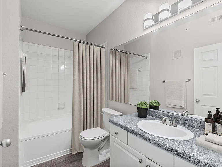 Benton Pointe — Photo 11