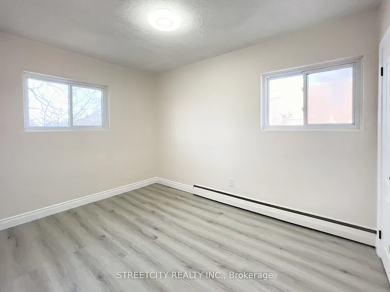 1272 Gramercy Park Pl #3 — Photo 10