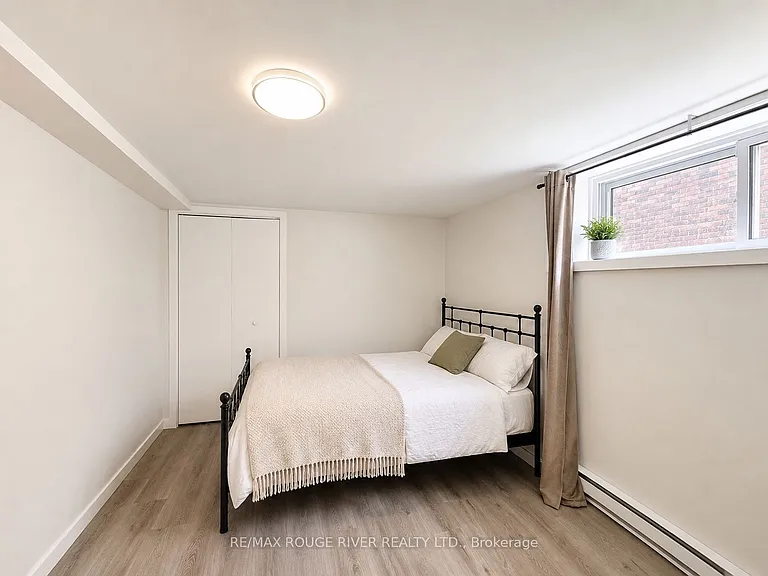 95 Diffin Dr — Photo 5