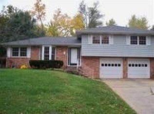 2346 E Cherryvale St, Springfield, MO 65804