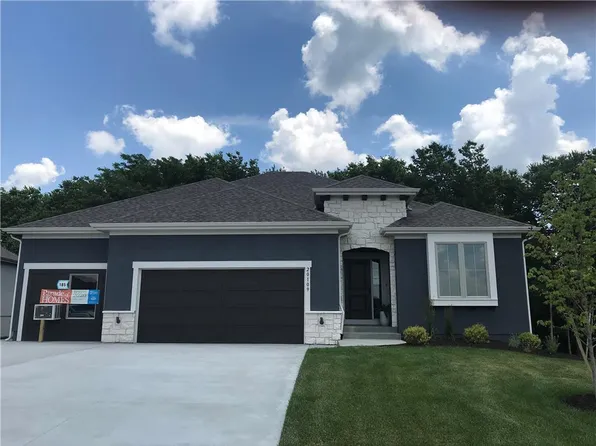 20109 Cooper St, Spring Hill, KS 66083