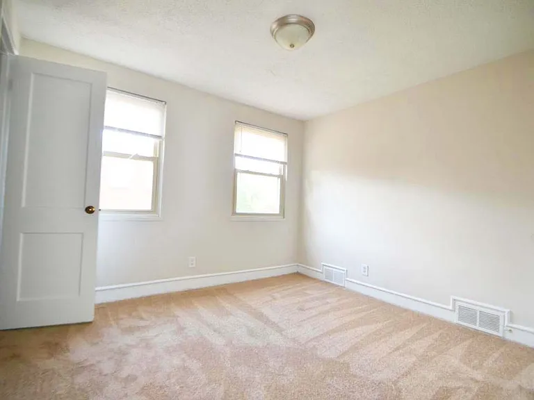 Mulberry Apartments — Photo 8