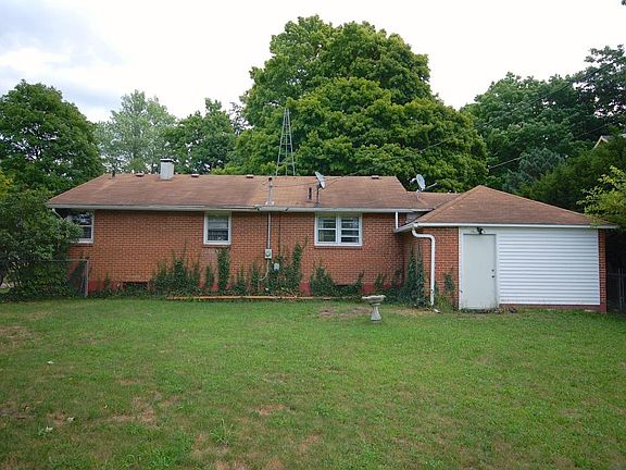 3rd image of 617 Helena St