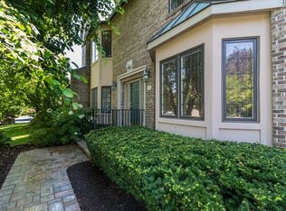 312 Chelsea Mnr, Park Ridge, NJ 07656