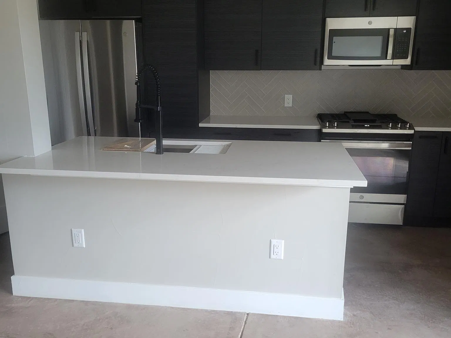 1 bed, 691 sqft, $1,950 — Photo 4
