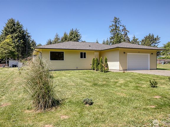3rd image of 44 Hale Avenue