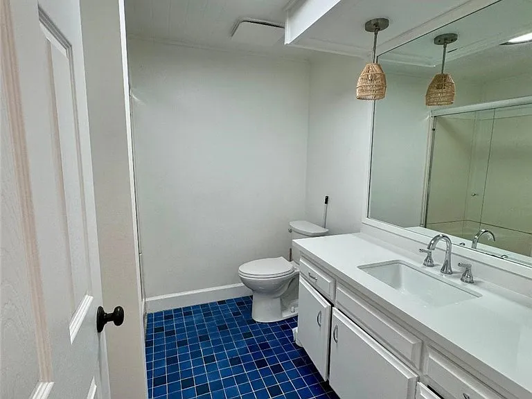2322 Palos Verdes Dr W #102 — Photo 16