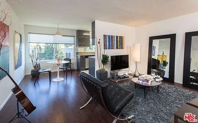 1st image of 964 Larrabee St APT 204