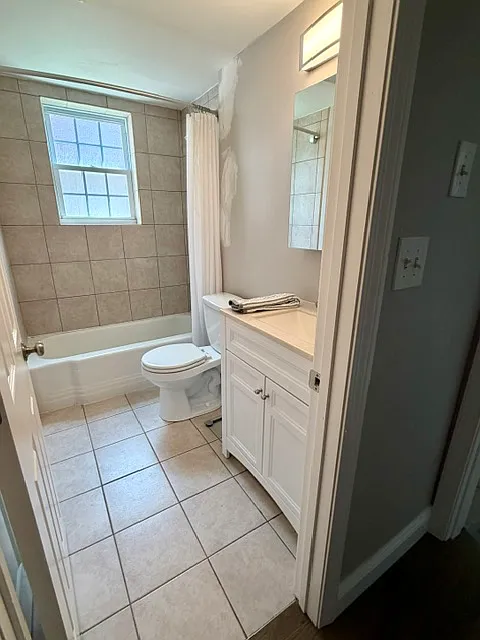 2 bed, 640 sqft, $2,200 — Photo 3