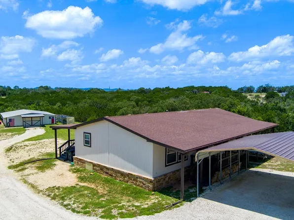 900 Panther Hollow Dr, Bandera, TX 78003