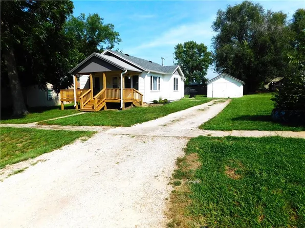 402 W 3rd St, Holden, MO 64040