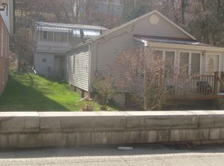 6076 Poketa Rd, Verona, PA 15147