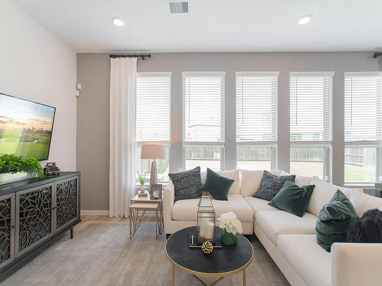 438 Lake Day Dr — Photo 15