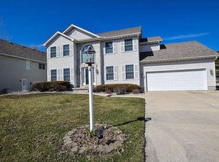 756 Spyglass Ct, Forsyth, IL