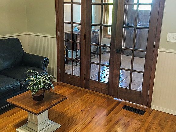 Entryway into dining room